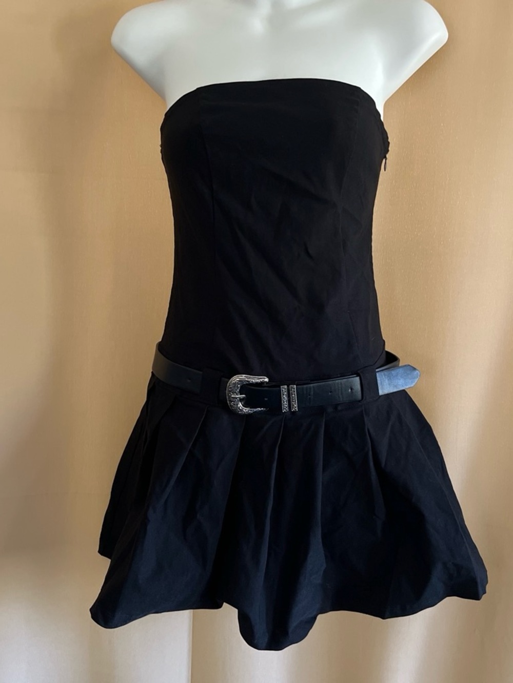 Elegant Strapless Little Black Dress with Decorative Belt